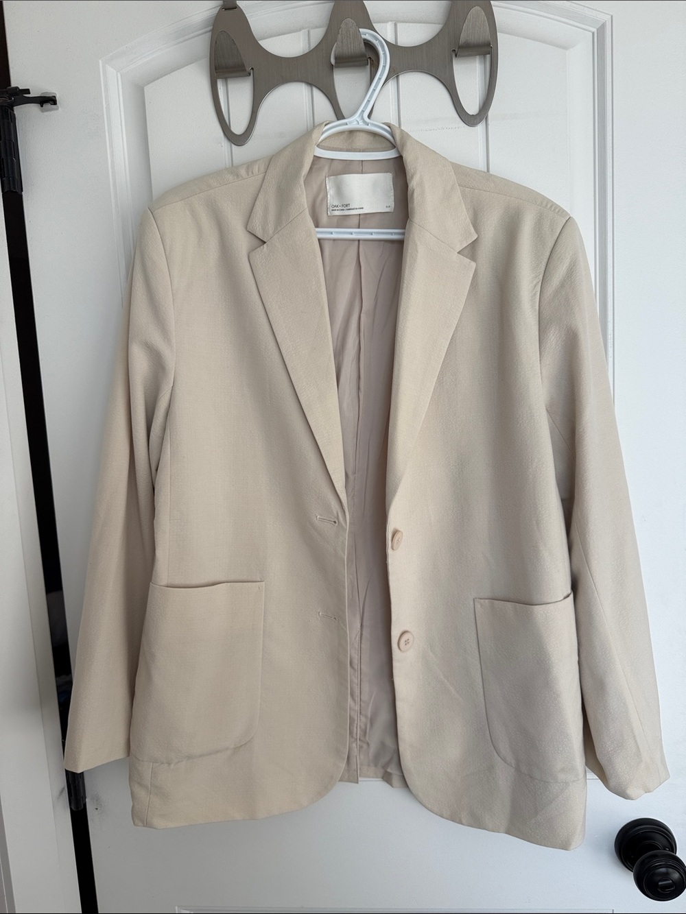 OAK + FORT Cream Single-Breasted Notch Lapel Blazer